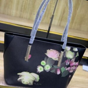 HANDBAG WITH FLOWER DESIGN