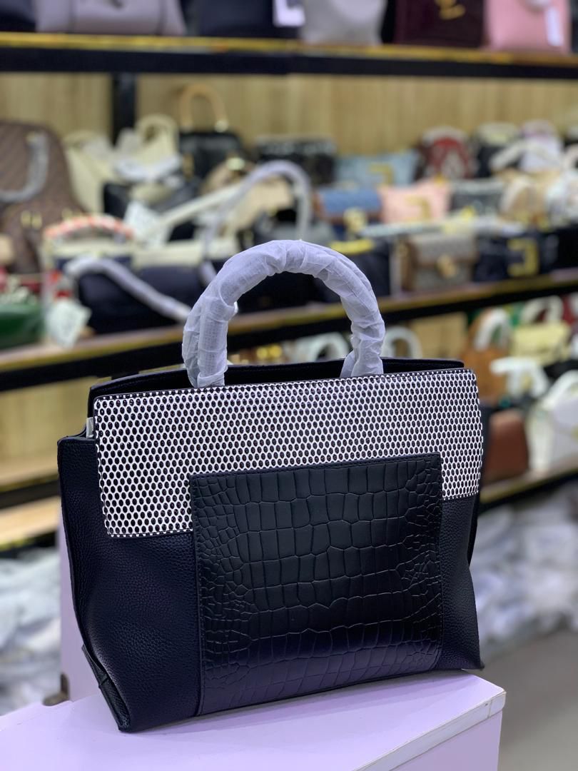 NET DESIGNED LEATHER HANDBAG