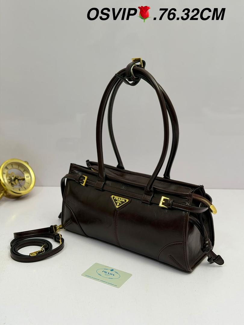 BLACK PRADA HANDBAG